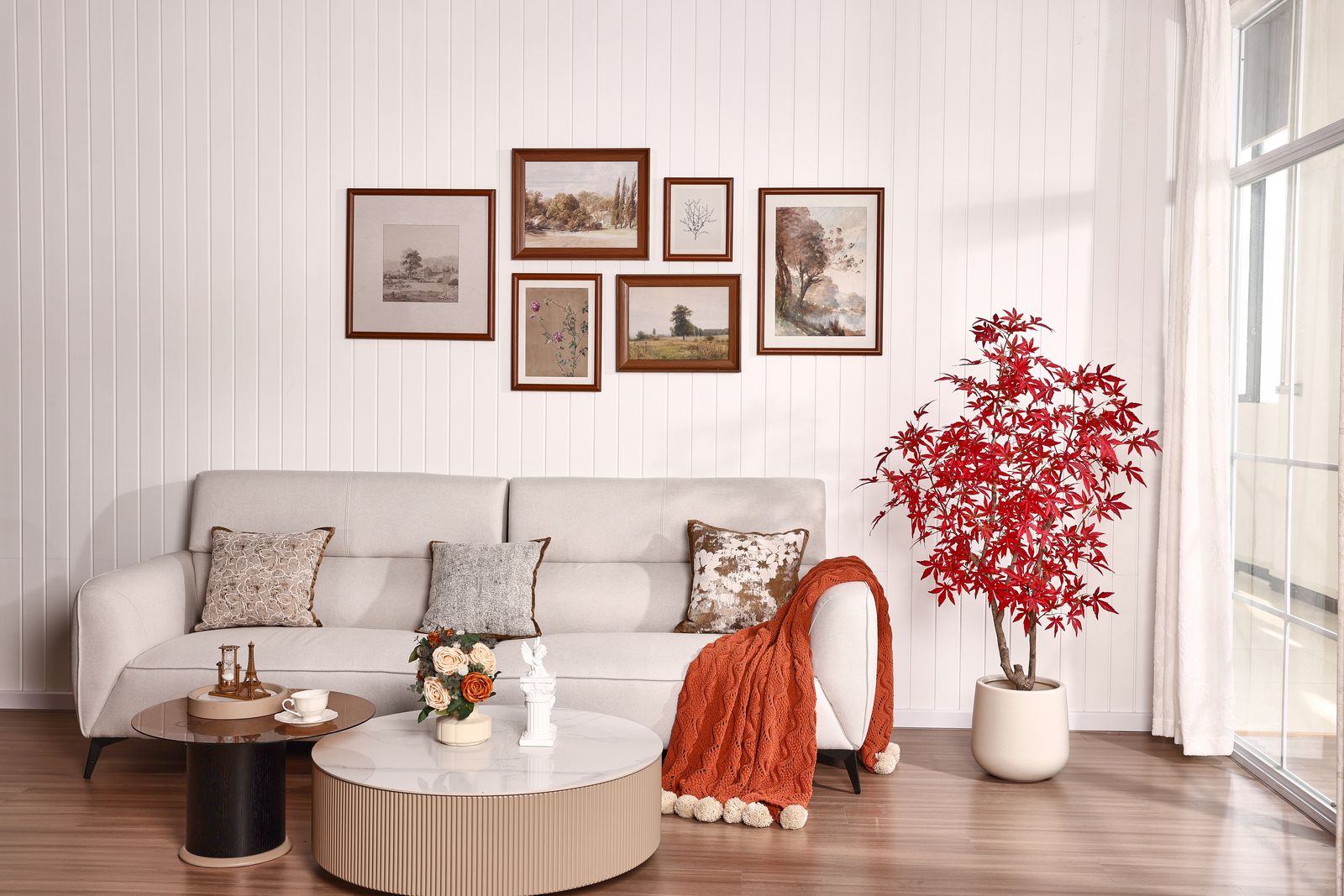 Luxurious interior with plants